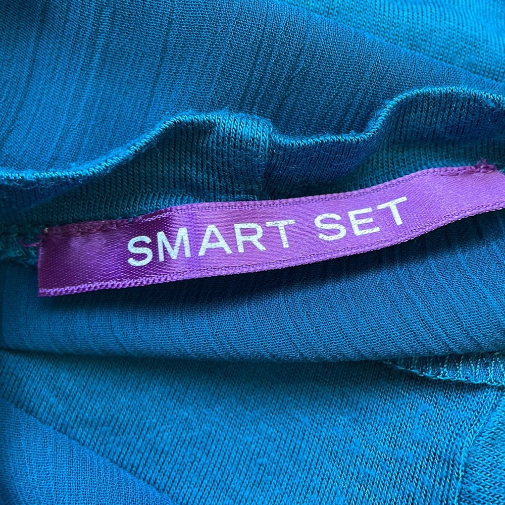 5/$25 Smart Set Top - Picture 7 of 8